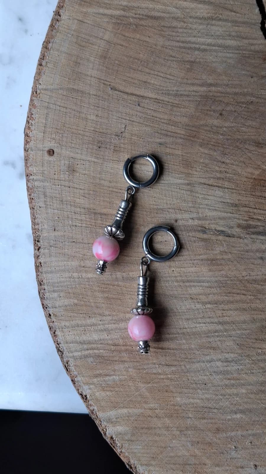 Boucles d’oreilles en verre recyclé - rose et pampilles